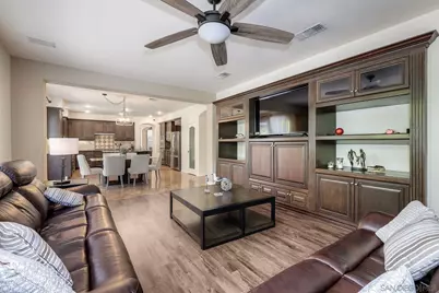  993 Hawthorne Creek Dr, Chula Vista, CA 91914 - Photo 17