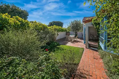  7227 Olivetas Ave, La Jolla, CA 92037 - Photo 17