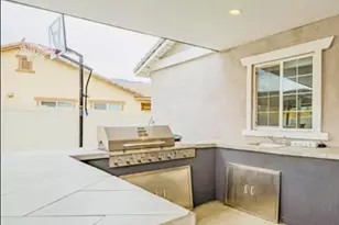 2090 Trinket Cir, San Jacinto, CA 92582 - Photo 11