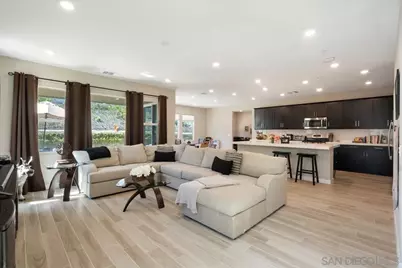  683 Grant Ct, Vista, CA 92083 - Photo 5