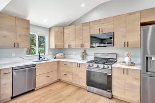 1349 Bonair Rd, Vista, CA 92084 - Photo 9