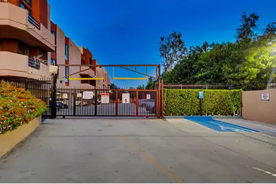  7826 Topanga Canyon Blvd #210, Canoga Park, CA 91304 - Photo 13