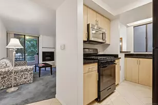 7826 Topanga Canyon Blvd, Canoga Park, CA 91304 - Photo 19