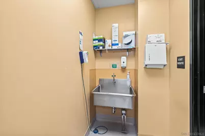  131 Orange Ave, Coronado, CA 92118 - Photo 25