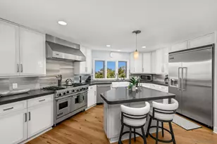 7651 Country Club Dr, La Jolla, CA 92037 - Photo 11