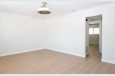  2398 San Bernardo Ave, Hemet, CA 92545 - Photo 5