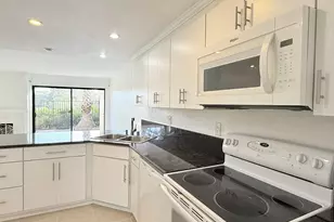 8725 Caminito Abrazo, La Jolla, CA 92037 - Photo 9