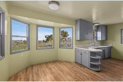  160 N Del Mar Ave, Chula Vista, CA 91910 - Photo 13