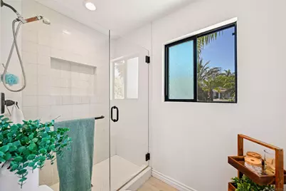  802 Bonita Dr, Vista, CA 92083 - Photo 17