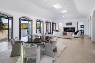 7970 Roseland Dr, La Jolla, CA 92037 - Photo 11