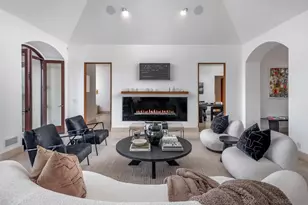 7970 Roseland Dr, La Jolla, CA 92037 - Photo 11