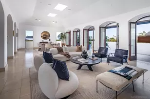7970 Roseland Dr, La Jolla, CA 92037 - Photo 11
