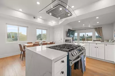 727 Ostend Ct, San Diego, CA 92109 - Photo 3