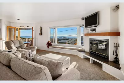  5111 Windsor Dr, Pacific Beach, CA 92109 - Photo 1