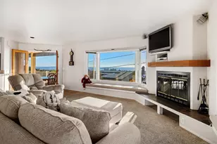 5111 Windsor Dr, Pacific Beach, CA 92109 - Photo 1