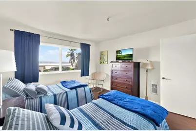  4015 Crown Point Dr #102, San Diego, CA 92109 - Photo 11