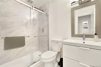  4015 Crown Point Dr #102, San Diego, CA 92109 - Photo 13