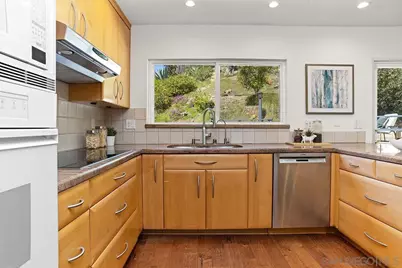  6075 Zenako Court, San Diego, CA 92122 - Photo 9