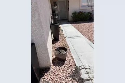  33932 Shady Palms Circle, Thousand Palms, CA 92276 - Photo 5