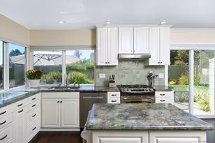 8358 Caminito Helecho, La Jolla, CA 92037 - Photo 13