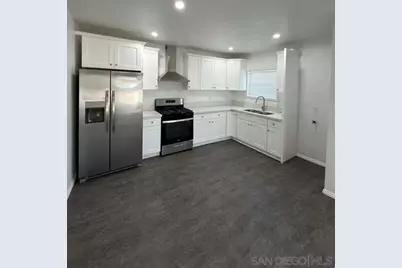  325 W 83rd St, Los Angeles, CA 90003 - Photo 3