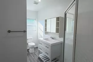 325 W 83rd St, Los Angeles, CA 90003 - Photo 13