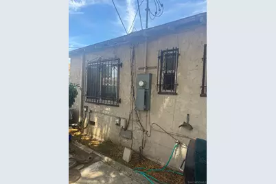  800 W 99th Street, Los Angeles, CA 90044 - Photo 39