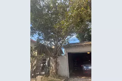  800 W 99th Street, Los Angeles, CA 90044 - Photo 25