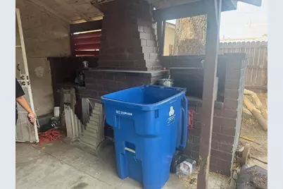  800 W 99th Street, Los Angeles, CA 90044 - Photo 21