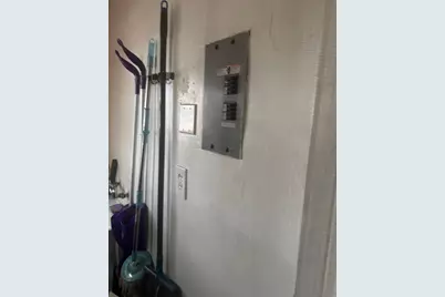 800 W 99th Street, Los Angeles, CA 90044 - Photo 17