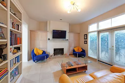  9768 Claiborne Square, La Jolla, CA 92037 - Photo 3