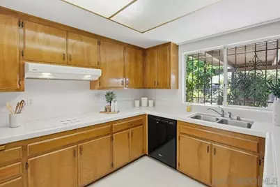  884 S Sunshine Ave, El Cajon, CA 92020 - Photo 9