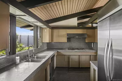  7105 Country Club Dr, La Jolla, CA 92037 - Photo 11