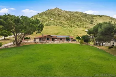  1861 Vista De La Montana, El Cajon, CA 92019 - Photo 3