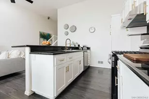 4652 Don Lorenzo Dr, Los Angeles, CA 90008 - Photo 13