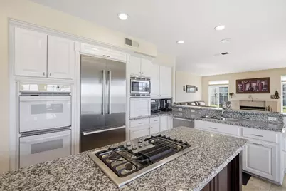  454 Acero Pl, Chula Vista, CA 91910 - Photo 15