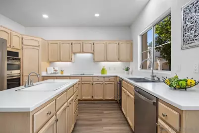  5125 Renaissance Ave #B, San Diego, CA 92122 - Photo 13