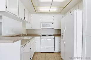 333 N Melore Dr, Vista, CA 92083 - Photo 13