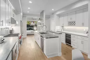 851-53 Sapphire, San Diego, CA 92109 - Photo 5