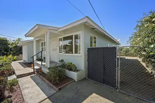 2762 Ridge View Dr, San Diego, CA 92105 - Photo 3