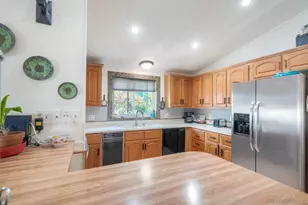 1192 Via Santa Paulo, Vista, CA 92081 - Photo 9