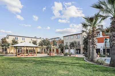  810 Santa Barbara Pl, San Diego, CA 92109 - Photo 27
