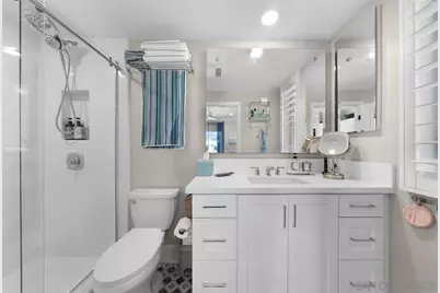  810 Santa Barbara Pl, San Diego, CA 92109 - Photo 23