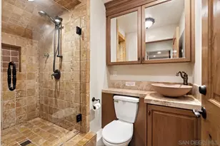 7964 Prospect Pl, La Jolla, CA 92037 - Photo 37
