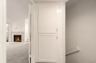 879 Agate, San Diego, CA 92109 - Photo 17