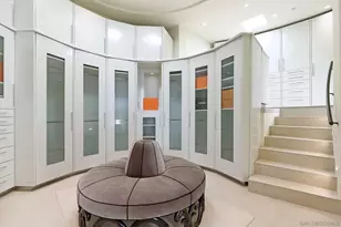 7455 Hillside Dr, La Jolla, CA 92037 - Photo 23