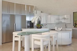 7455 Hillside Dr, La Jolla, CA 92037 - Photo 15