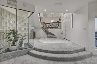  2875 Fallbrook Ln, San Diego, CA 92117 - Photo 3