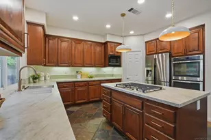 6104 Paseo Valiente, Carlsbad, CA 92009 - Photo 3