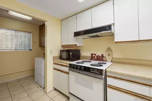 1014 E Bel Air Dr, Vista, CA 92084 - Photo 21